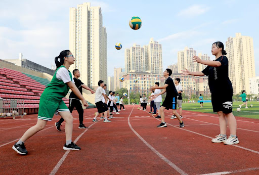 奥尔莫vs阿拉维斯全场数据：梅开二度+5次关键传球，获评9.5分